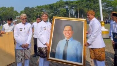 Lukisan Warga Binaan Jadi Kado Unik untuk Bupati dan Wakil Cianjur pada HUT RI