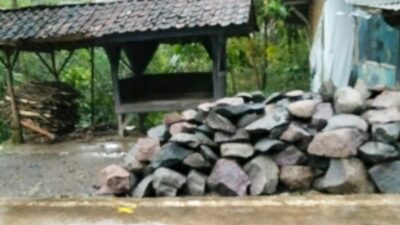 Warga Minta Aparat Tertibkan Tambang Batu Ilegal di Cibadak Parigi