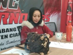 Menjemput Berkah di Ujung Senja, Jejak Ketua PDI Perjuangan Cianjur di Bulan Suci Romadhon