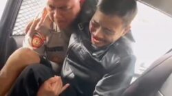 Sigap Tolong Korban Kecelakaan, Aksi Bripka Saripudin di Cianjur Viral