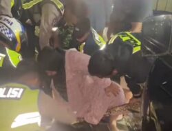 Malam-malam Nyangkut di Parit, Pemudik Ini Bikin Tegang Sekaligus Senyum