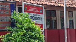 Ini Rapat atau Petak Umpet, Kepsek Ngumpet di WC Saat Didatangi Awak Media