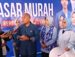 Jovan Janji Kawal Keluhan Infrastruktur Warga Cipanas Saat Gelar Pasar Murah Demokrat