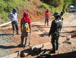 Gotong Royong Tanpa Batas, TNI dan Warga Percantik Akses Desa