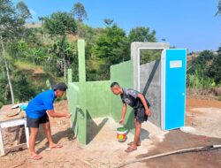 Masuk Tahap Pengecatan, Pembangunan MCK TMMD Ke-129 Capai 86 Persen