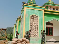 Gotong Royong Prajurit TNI, Masjid Al-Ikhlas Citamiang Kini Makin Cerah