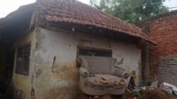 Rumah Nyaris Roboh, Uman Nur Hikmat Bertahan di Usia Senja, Menanti Uluran Tangan di Kademangan